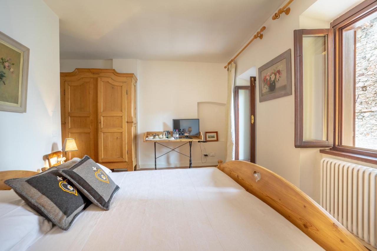 B&B S. Trinita 18 Suites & Rooms Trento Exterior foto