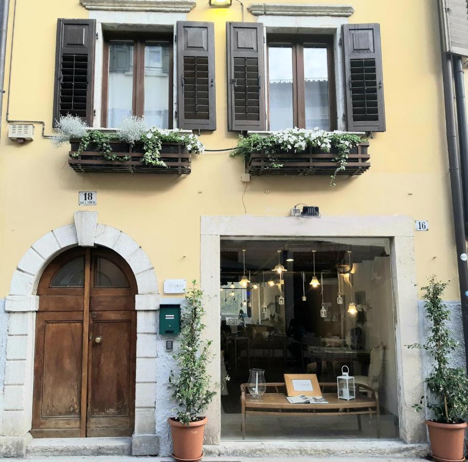 B&B S. Trinita 18 Suites & Rooms Trento Exterior foto