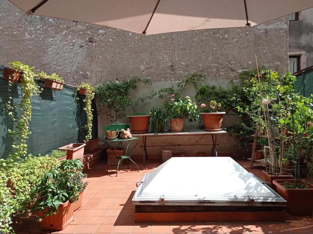 B&B S. Trinita 18 Suites & Rooms Trento Exterior foto